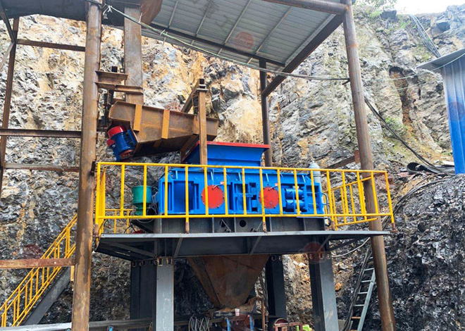 1810型全液壓對輥制砂機發往重慶